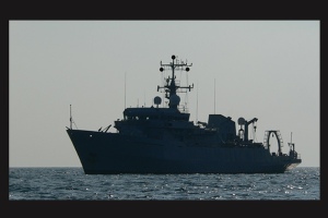 Vessel restricted in ability to manoeuvre - signals for mine clearance (HMS Roebuck)